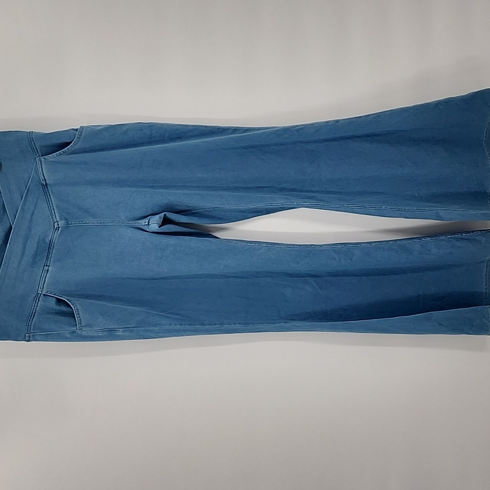 HALARA Magic Denim High Waist Crossover Flare Jeans Light Wash XL NWOT - Picture 7 of 13
